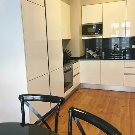 Finestay Bica Apartament